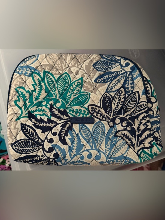 Vera Bradley Other - Quilted Floral Cosmetic Bag in Teal, Navy & Cream